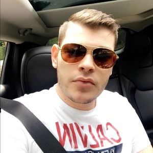 Meet your Posher, Jason